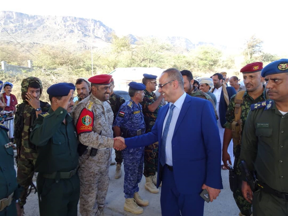 �������